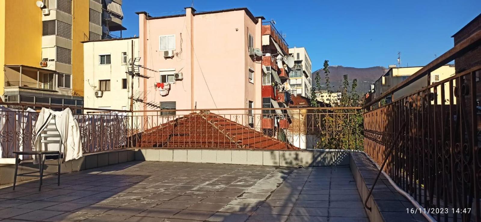 Royal Hostel Tirana Exterior photo