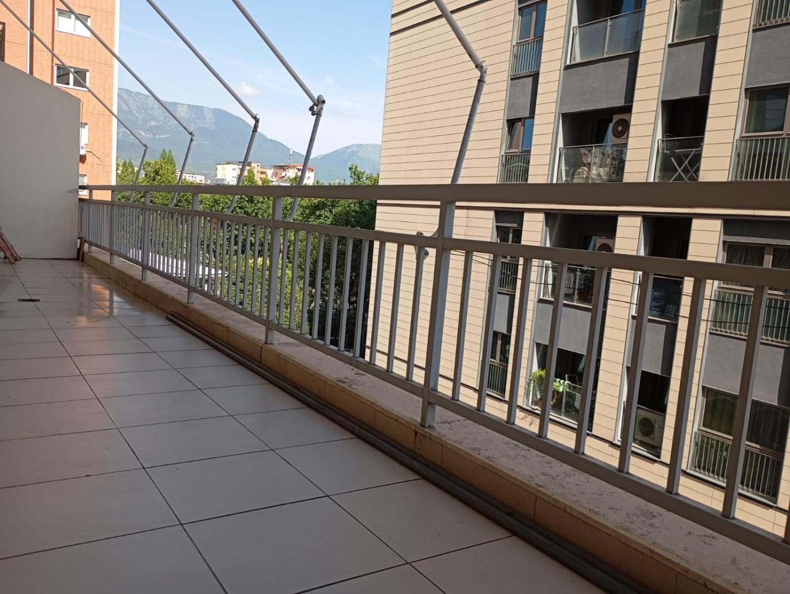 Royal Hostel Tirana Exterior photo