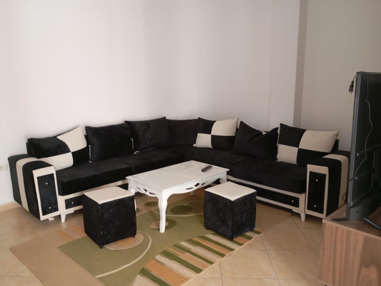 Royal Hostel Tirana Exterior photo
